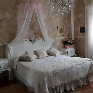 https://le-bouganville-apartment.it-lombardy.com
